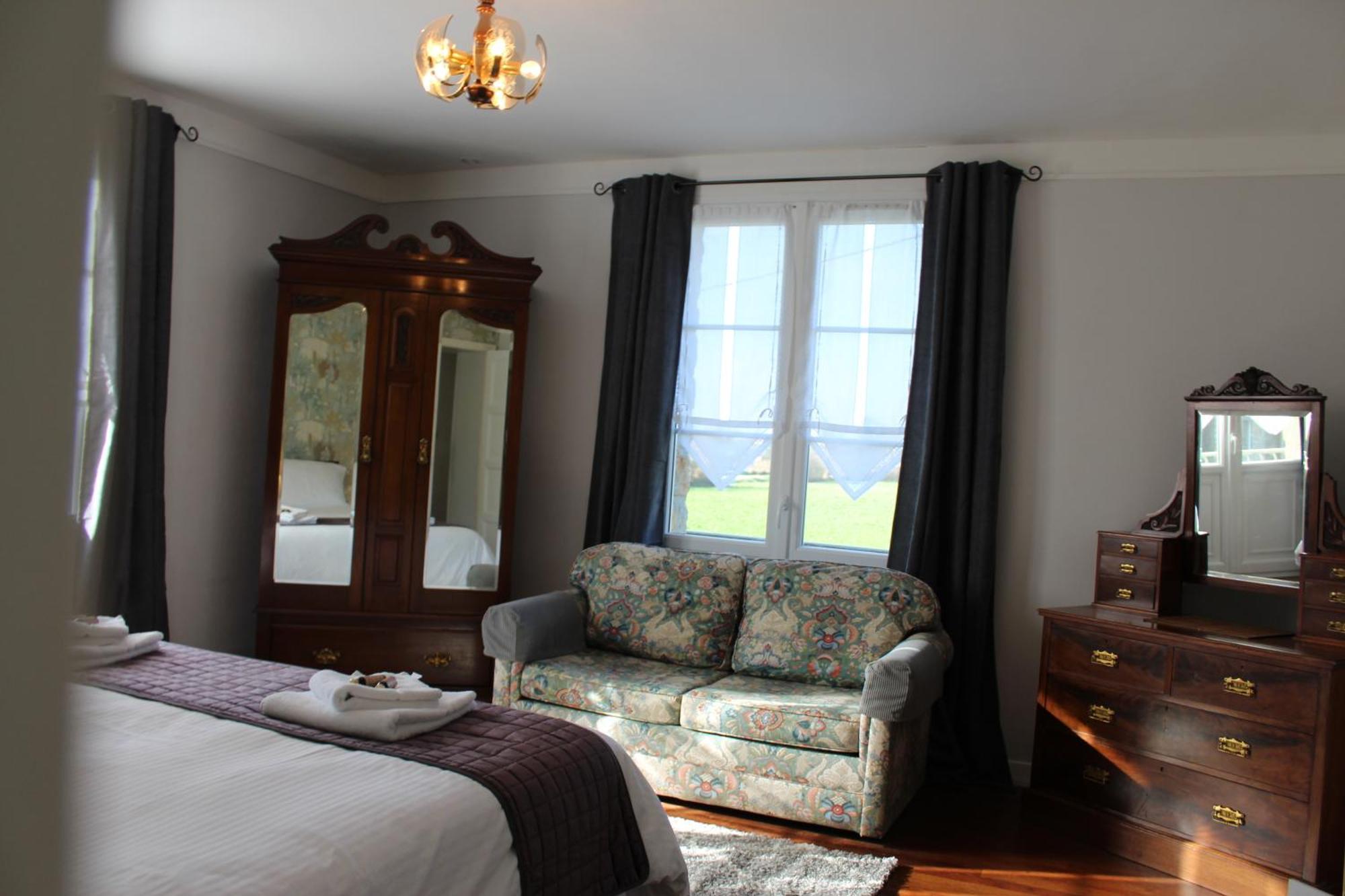 Le Clos Castel Raids Luaran gambar