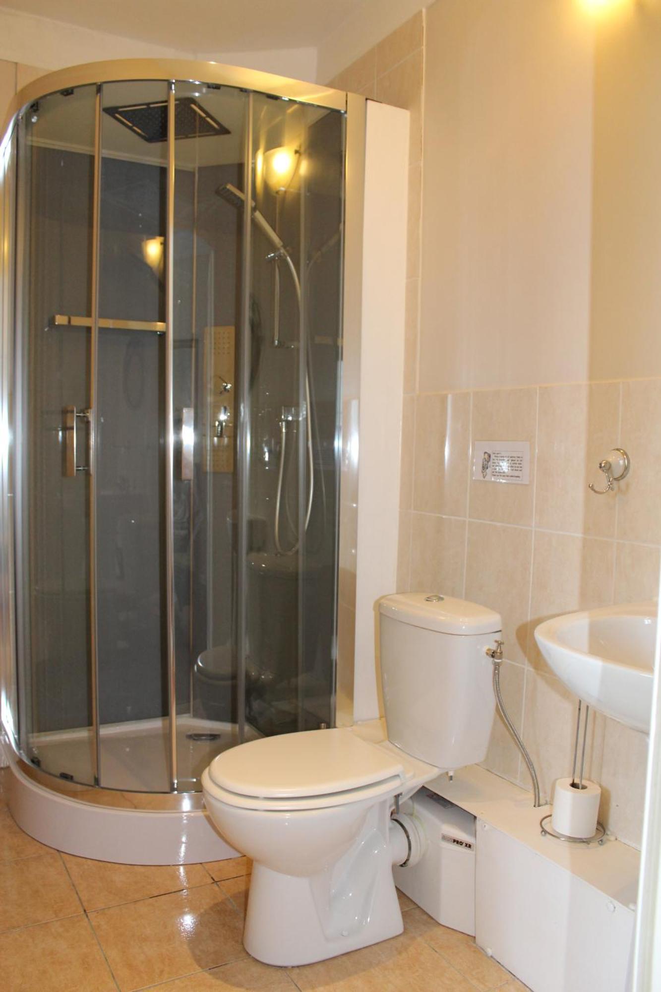 Le Clos Castel Raids Luaran gambar