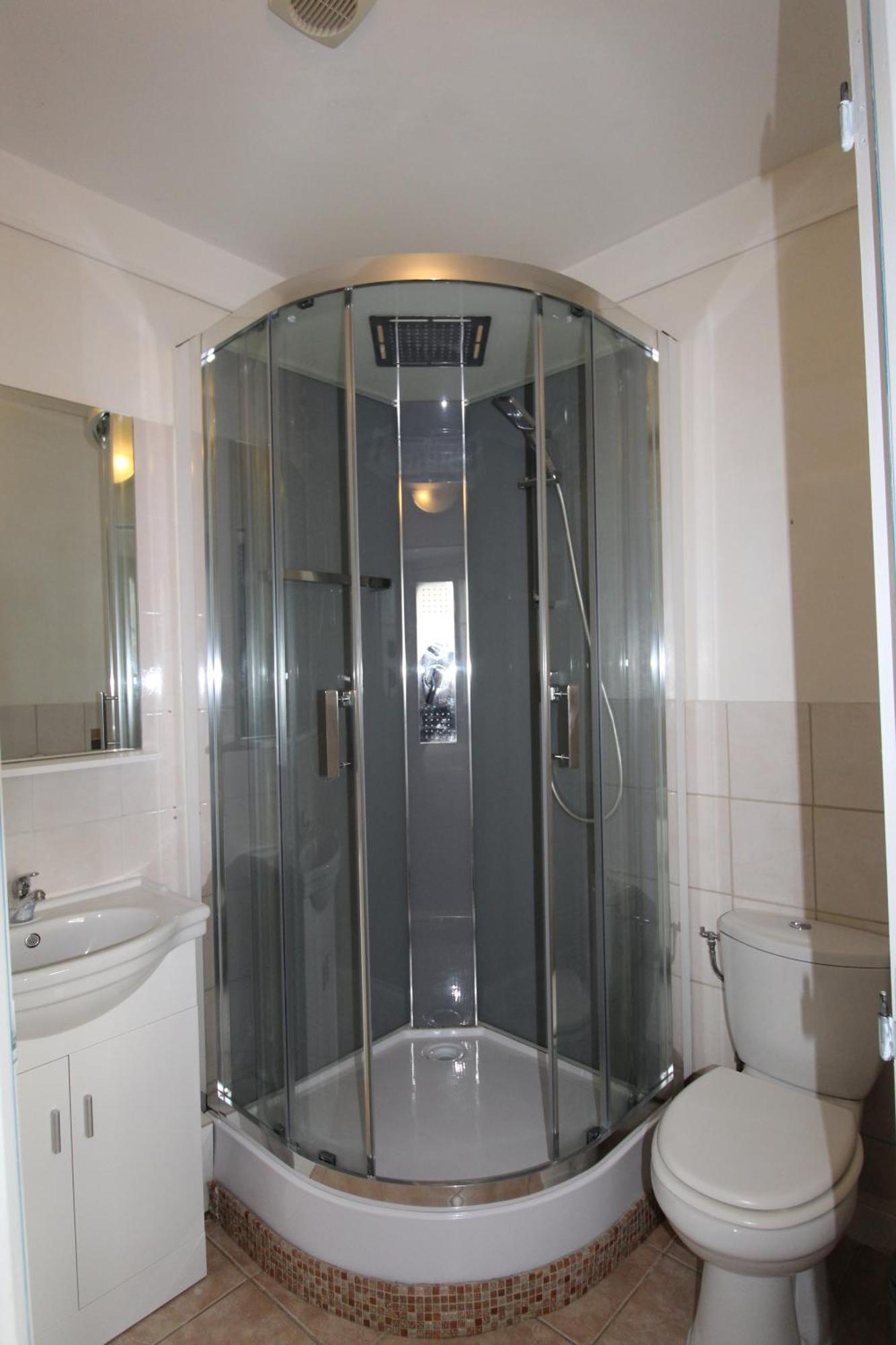 Le Clos Castel Raids Luaran gambar