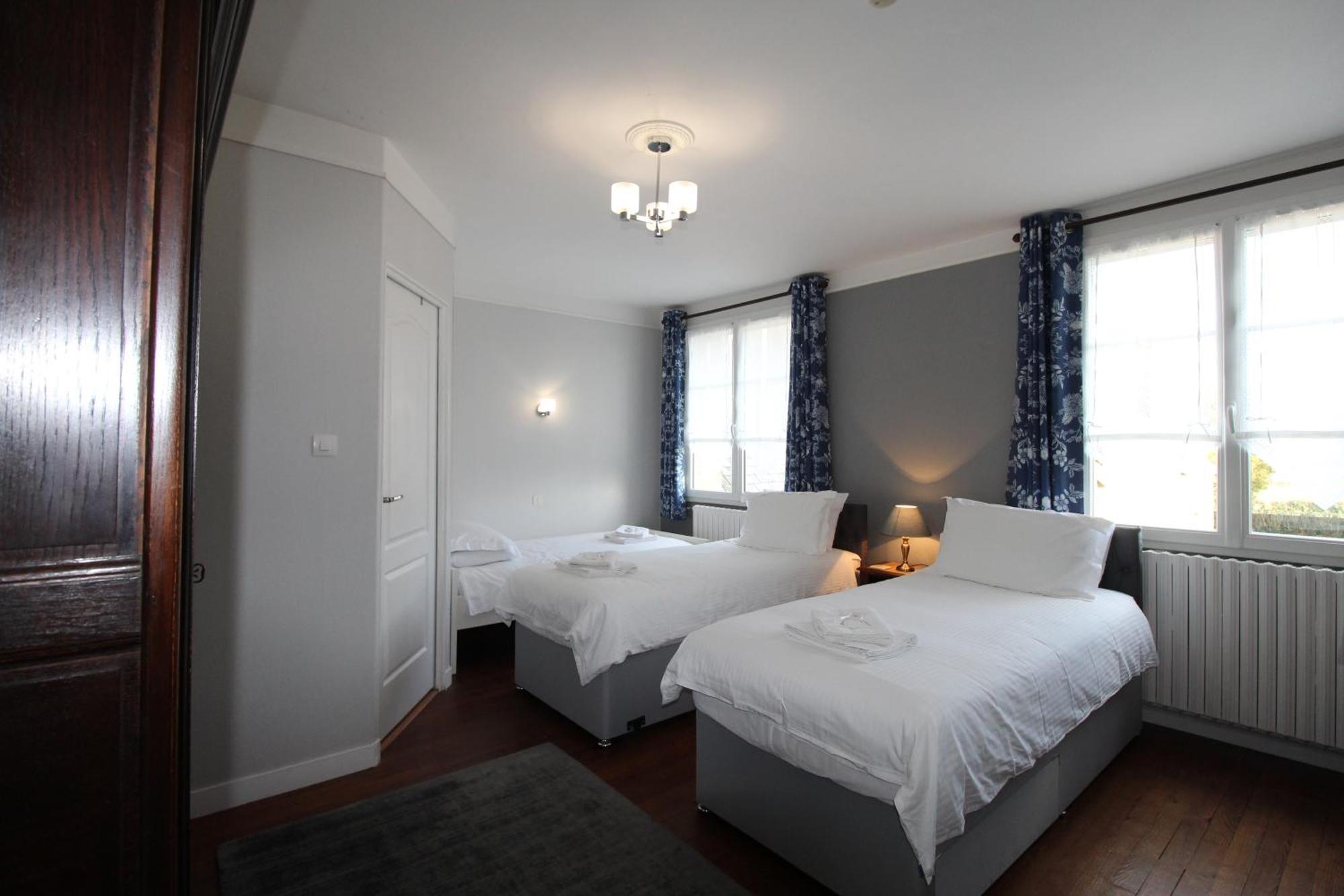 Le Clos Castel Raids Luaran gambar